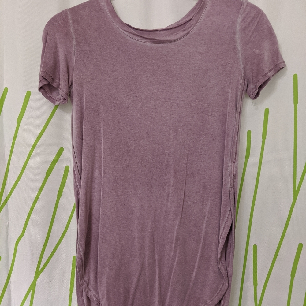 Mudd XS like new top, open slits on side of shirt